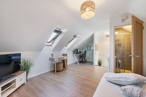 Photo 16- click for photo gallery